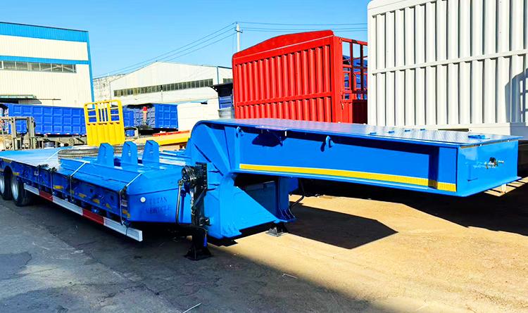3 Axle Low Bed Trailer Truck for Sale Price in Mali