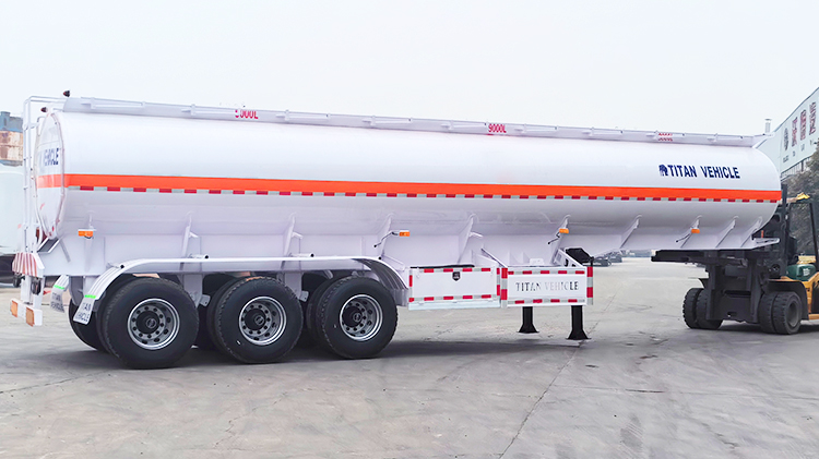 3 Compartments Oil Fuel Tanker for Sale in Mali
