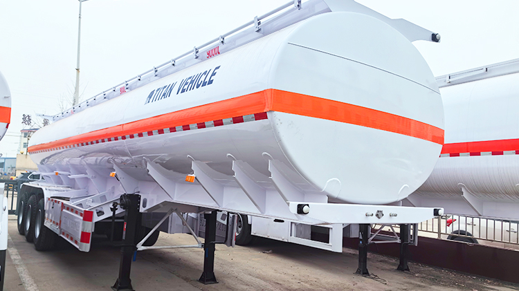 3 Compartments Oil Fuel Tanker for Sale in Mali