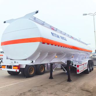 3 Compartments Oil Fuel Tanker